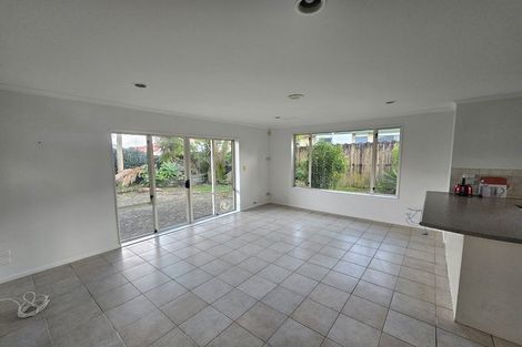 Photo of property in 2 Etwall Court, Dannemora, Auckland, 2016