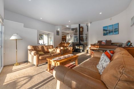 Photo of property in 32 Paremata Crescent, Paremata, Porirua, 5024