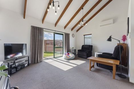 Photo of property in 109 Hillcrest Drive, Kelvin Grove, Palmerston North, 4414