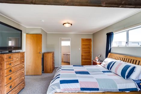 Photo of property in 16 Townshend Crescent, Greenmeadows, Napier, 4112