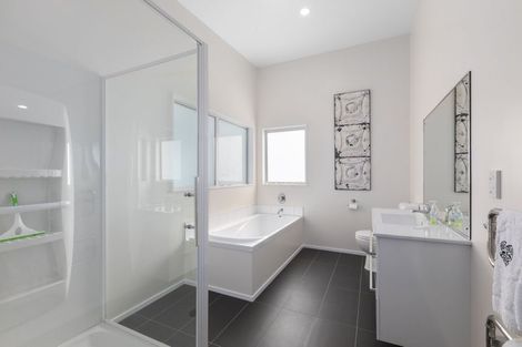 Photo of property in 36e Erlestoke Crescent, Churton Park, Wellington, 6037