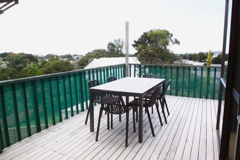 Photo of property in 42 Elliston Crescent, Stanmore Bay, Whangaparaoa, 0932