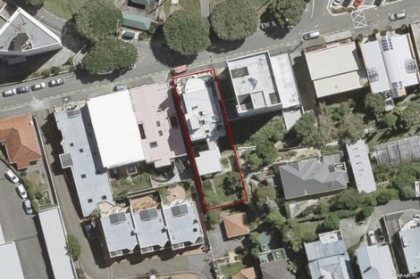 Photo of property in Anscombe Apartments, 212 Oriental Parade, Oriental Bay, Wellington, 6011