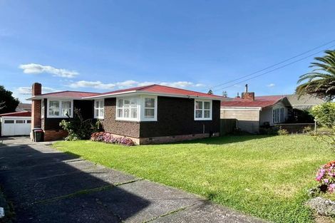 Photo of property in 12 Keats Place, Blockhouse Bay, Auckland, 0600