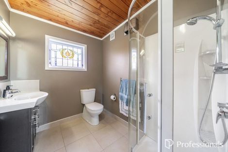 Photo of property in 11 Maungaraki Road, Korokoro, Lower Hutt, 5012