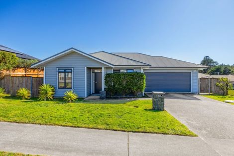 Photo of property in 6 Malbec Place, Huapai, Kumeu, 0810