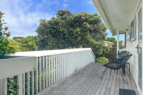 Photo of property in 1a Field Way, Waikanae Beach, Waikanae, 5036