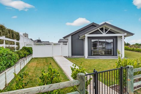 Photo of property in 6 Kamaka Street, Wharewaka, Taupo, 3330