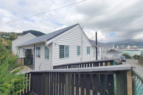 Photo of property in 2 Hawkhurst Road, Lyttelton, 8082