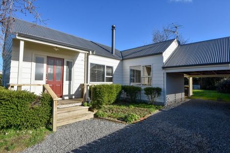 Photo of property in 16 Kupe Drive, Carterton, 5713
