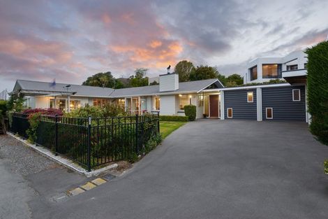 Photo of property in 227 Mount Pleasant Road, Mount Pleasant, Christchurch, 8081