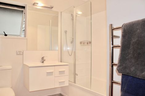 Photo of property in 2/39 Lancaster Road, Beach Haven, Auckland, 0626