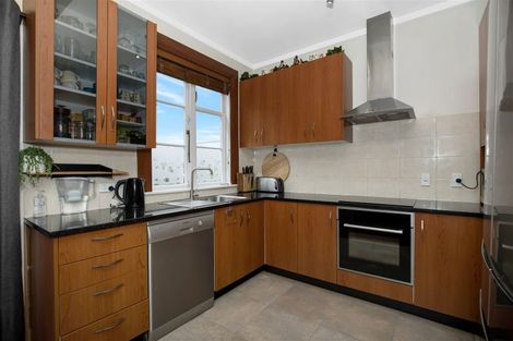 Photo of property in 1/275 Great North Road, Henderson, Auckland, 0612