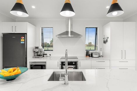 Photo of property in 98 Thomas Road, Dalefield, Carterton, 5791