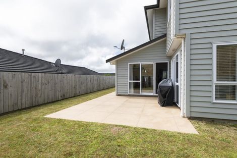 Photo of property in 17 Bickerton Rise, Churton Park, Wellington, 6037