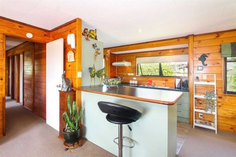 Photo of property in 2/9 Bronzewing Terrace, Unsworth Heights, Auckland, 0632