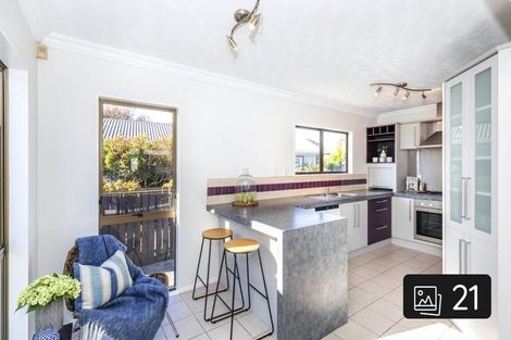 Photo of property in 33 Gilbass Avenue, Hamilton Lake, Hamilton, 3204