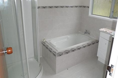 Photo of property in 43 Thurleigh Grove, Karori, Wellington, 6012