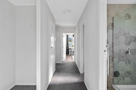 Photo of property in 65 Farquhar Road, Glendene, Auckland, 0602