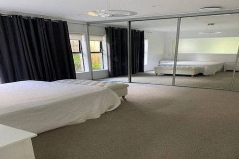 Photo of property in 2/56 Heathcote Road, Castor Bay, Auckland, 0620