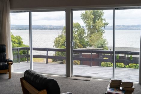 Photo of property in 14 Manahi Avenue, Kawaha Point, Rotorua, 3010