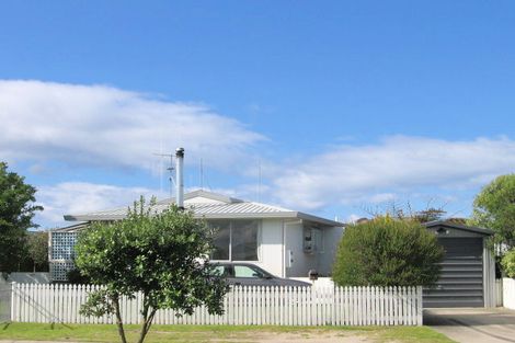 Photo of property in 2 Belray Place, Papamoa Beach, Papamoa, 3118