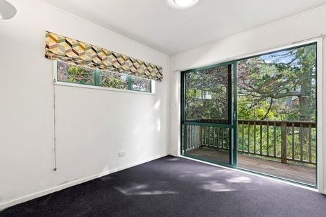 Photo of property in 1/11 Saddleback Rise, Murrays Bay, Auckland, 0630