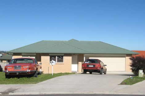 Photo of property in 38 Carn Place, Weymouth, Auckland, 2103