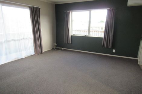 Photo of property in 32a Aniseed Grove, Timberlea, Upper Hutt, 5018