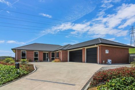 Photo of property in 1 Ongarui Close, Whalers Gate, New Plymouth, 4310