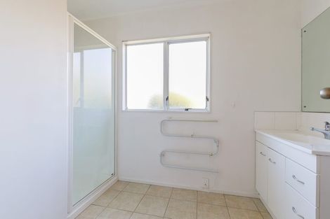 Photo of property in 13 Tableau Place, Totara Vale, Auckland, 0629