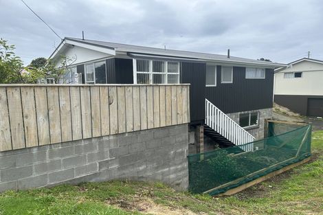 Photo of property in 17 Calvert Road, Moturoa, New Plymouth, 4310