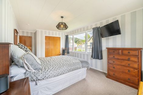 Photo of property in 3 Maoribank Grove, Brown Owl, Upper Hutt, 5018