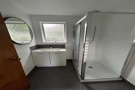 Photo of property in 44 Easton Park Parade, Glenfield, Auckland, 0629