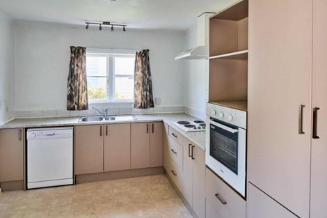 Photo of property in 39 Westminster Road, Wainuiomata, Lower Hutt, 5014