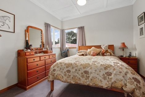 Photo of property in 27 Wattle Street, New Lynn, Auckland, 0600