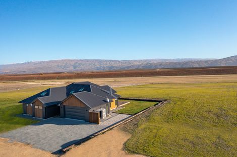 Photo of property in 355 Golden Road, Springvale, Alexandra, 9393