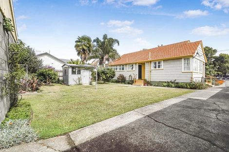 Photo of property in 1070 Heaphy Terrace, Fairfield, Hamilton, 3214
