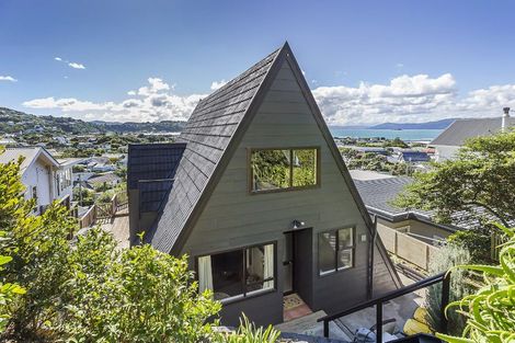 Photo of property in 49 Mantell Street, Seatoun, Wellington, 6022