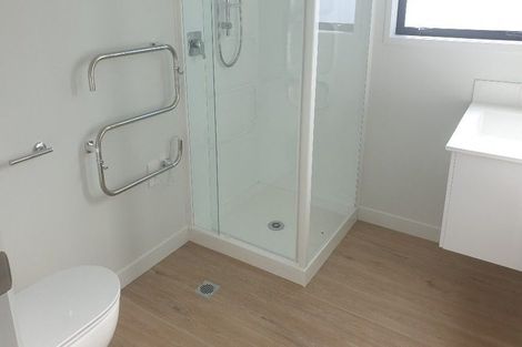 Photo of property in 7/5 Peachgrove Road, Te Atatu Peninsula, Auckland, 0610