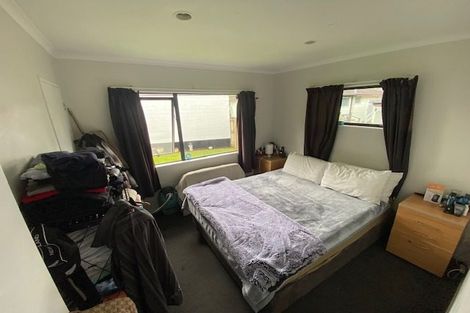 Photo of property in 36 Serwayne Place, Sunnyvale, Auckland, 0612