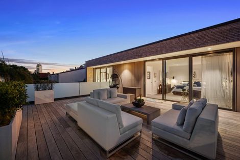 Photo of property in 222 Hurstmere Road, Takapuna, Auckland, 0622