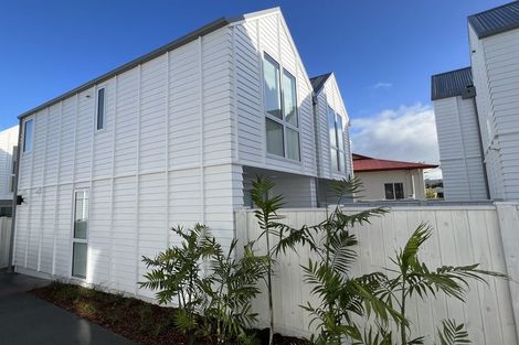 Photo of property in 4 Titoki Close, Matakana, 0985