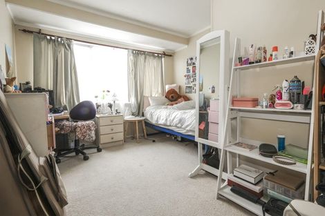 Photo of property in 2/12 Ballater Place, Highland Park, Auckland, 2010