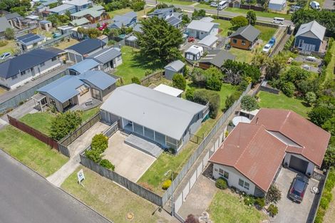 Photo of property in 63 Kahukura Avenue, Waitarere Beach, Levin, 5510