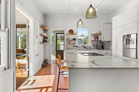 Photo of property in 24 Muritai Crescent, Havelock North, 4130