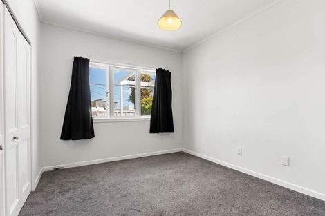 Photo of property in 74 Oakdale Road, Mount Roskill, Auckland, 1041