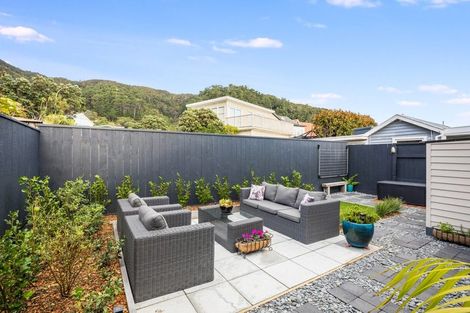Photo of property in 7 Marine Parade, Eastbourne, Lower Hutt, 5013