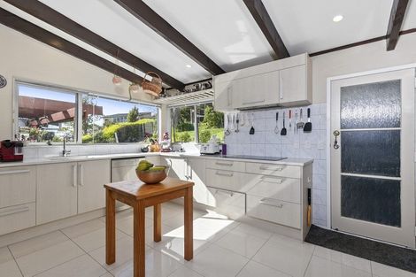 Photo of property in 100 Schnapper Rock Road, Schnapper Rock, Auckland, 0632