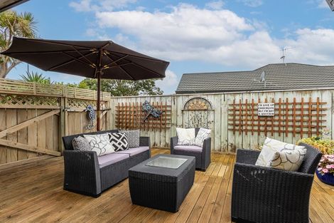 Photo of property in 32 Hadleigh Court, Paraparaumu, 5032